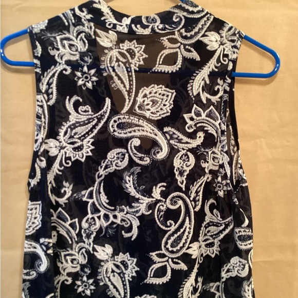 Ember sleeveless top size medium - Picture 4 of 5